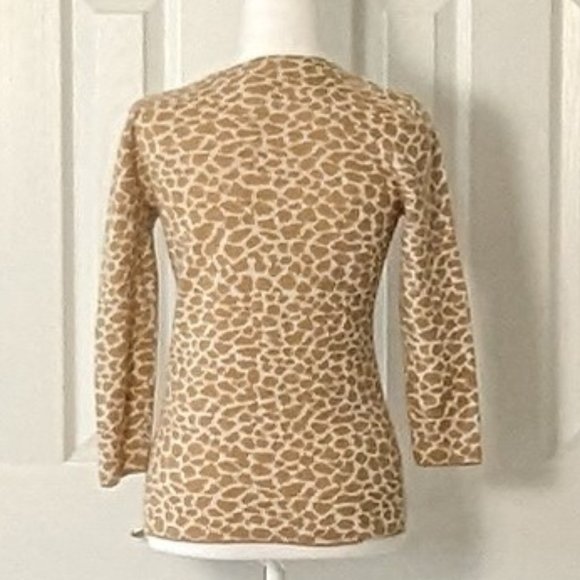 TALBOTS Marino Wool Women's 3/4 Sleeves Sweater Size XS Giraffe Print NWOT - Picture 2 of 5